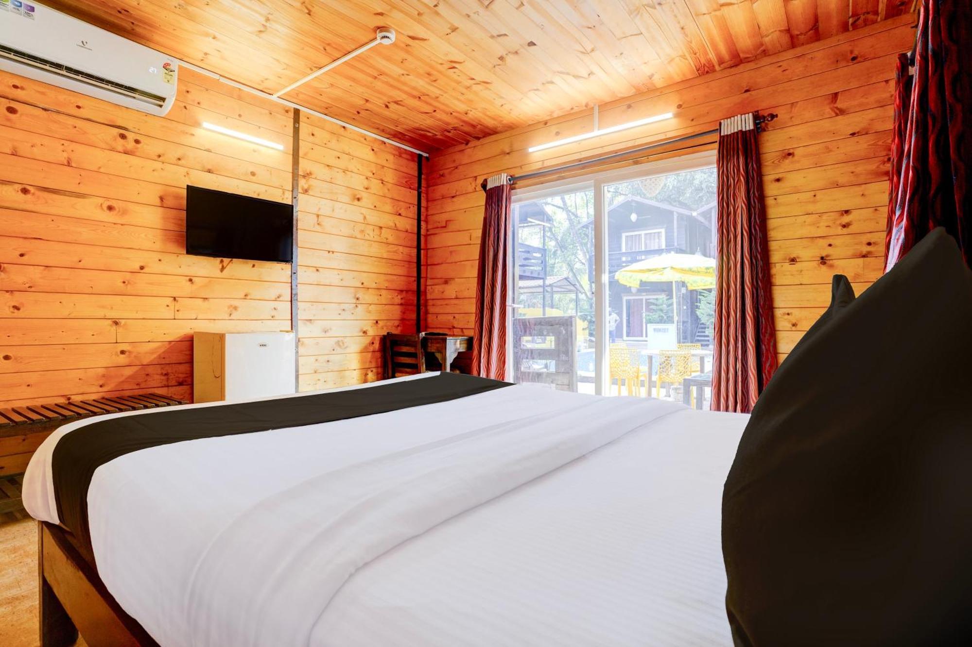 Super Townhouse Morjim 호텔 외부 사진
