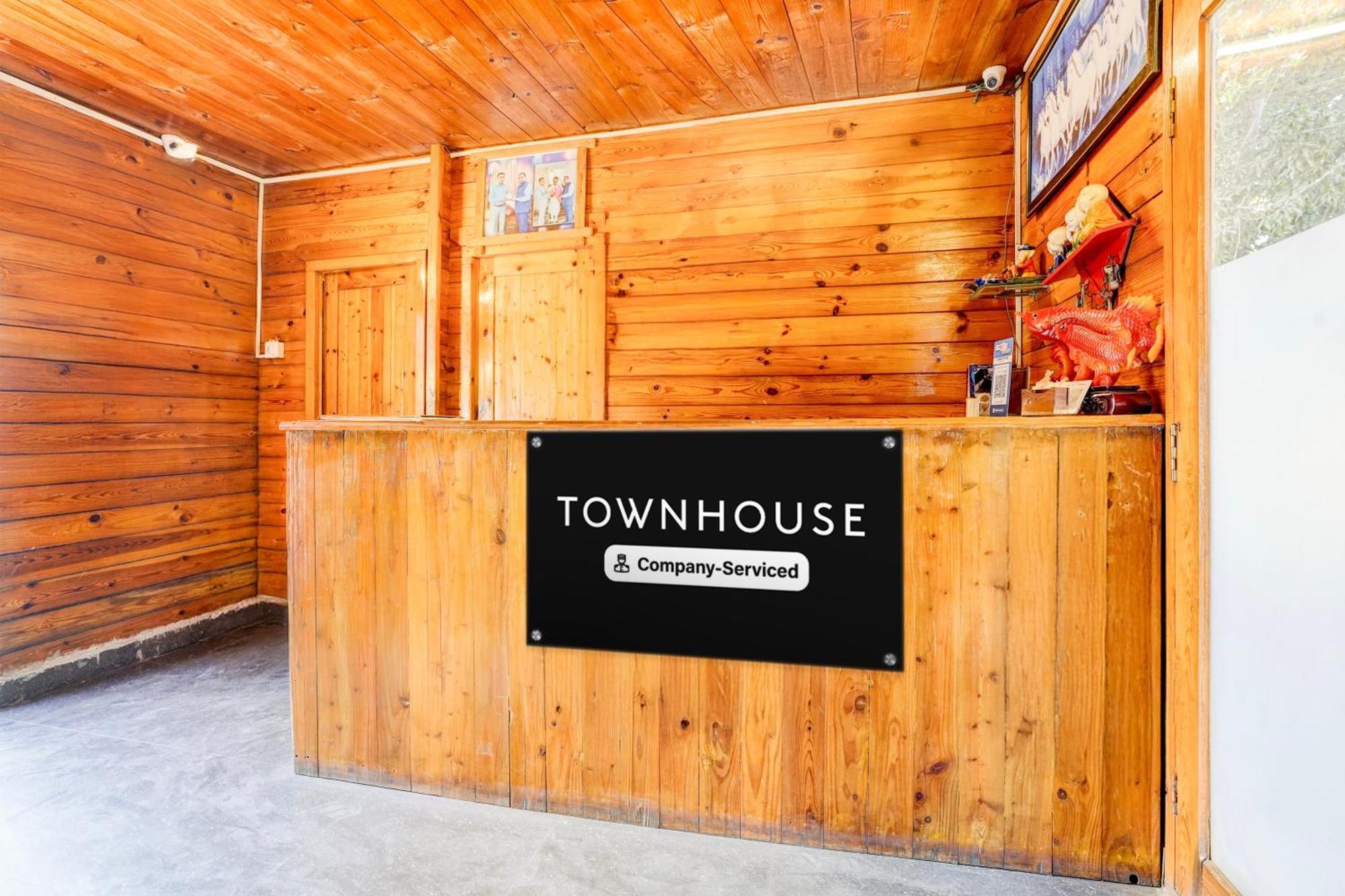 Super Townhouse Morjim 호텔 외부 사진