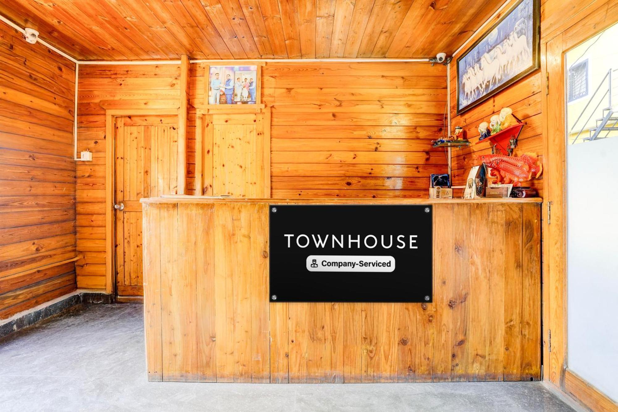 Super Townhouse Morjim 호텔 외부 사진