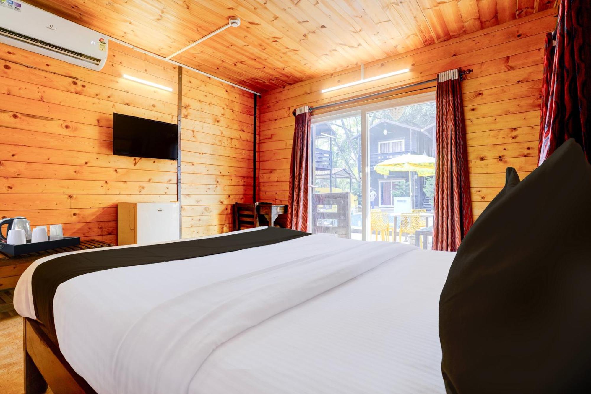 Super Townhouse Morjim 호텔 외부 사진